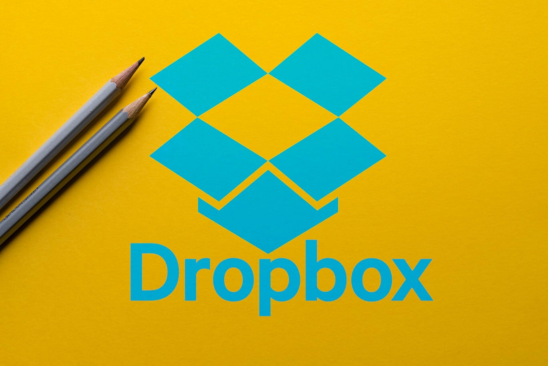 Does Dropbox compress images?